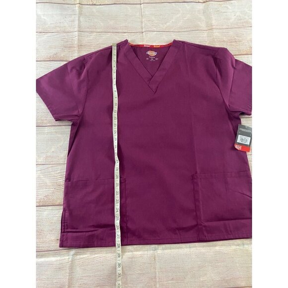 NWT Dickies Burgundy V Neck Short Sleeve Scrub Top - Large - Picture 3 of 10